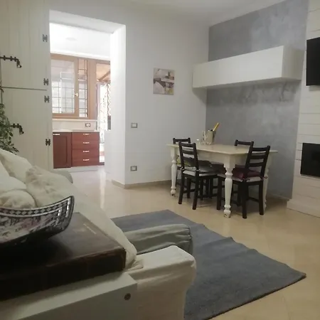 公寓 Domus Albanella *